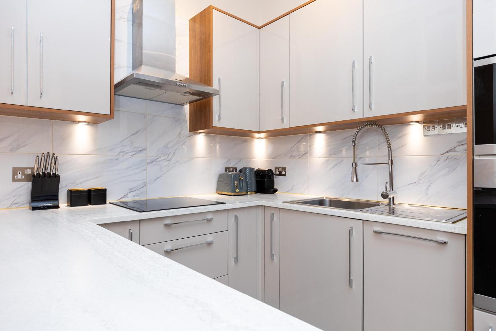Bright & Charming 2br Flat Wbalcony In Maida Vale Apartament