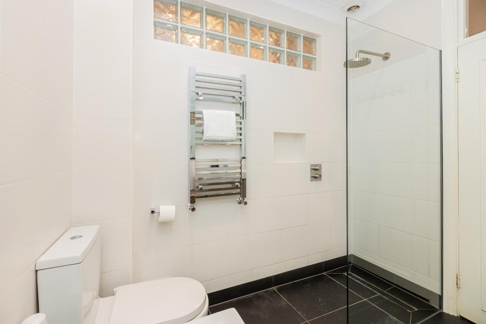 Bright & Charming 2br Flat Wbalcony In Maida Vale Apartament