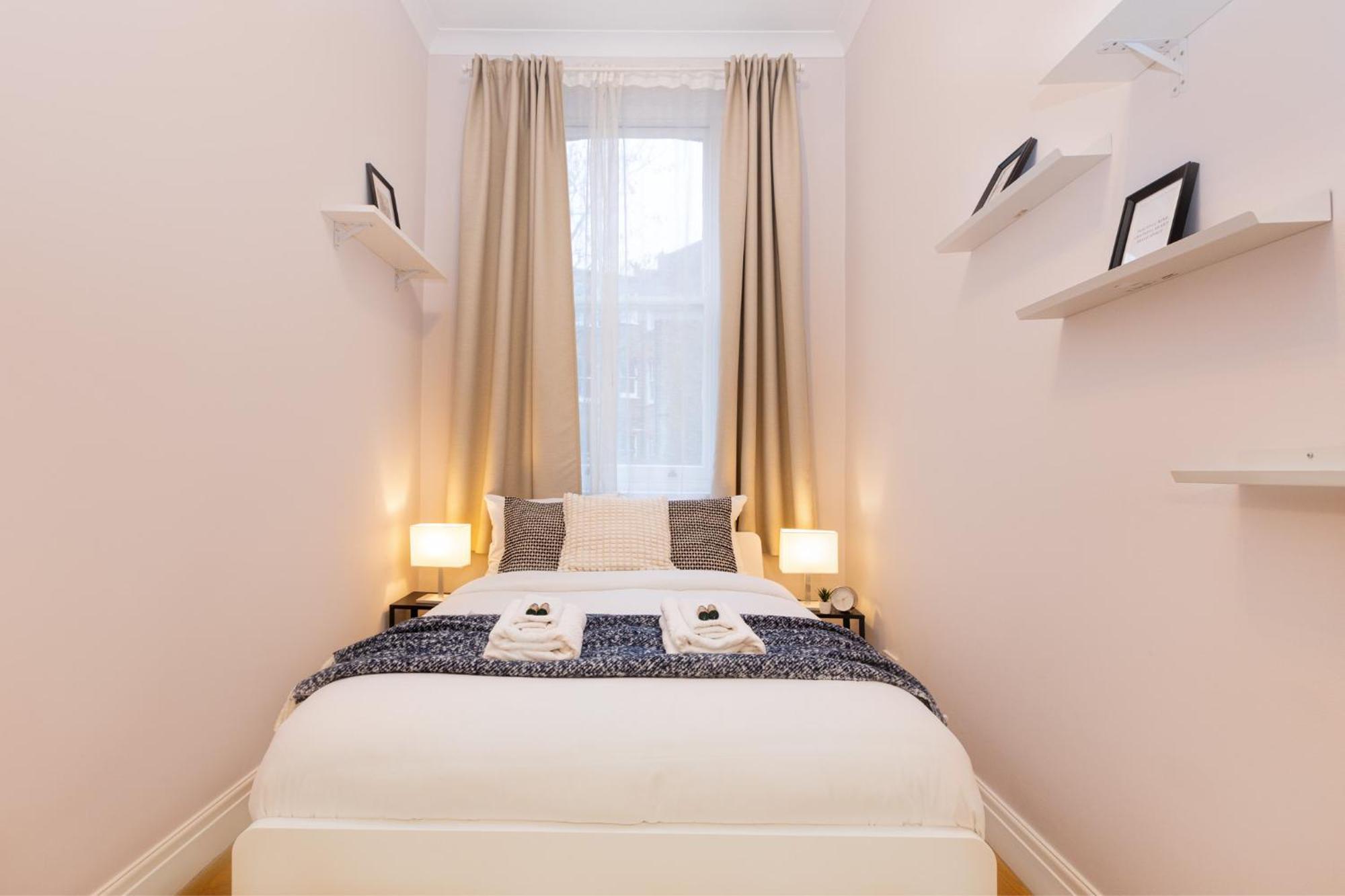Bright & Charming 2br Flat Wbalcony In Maida Vale * Londra