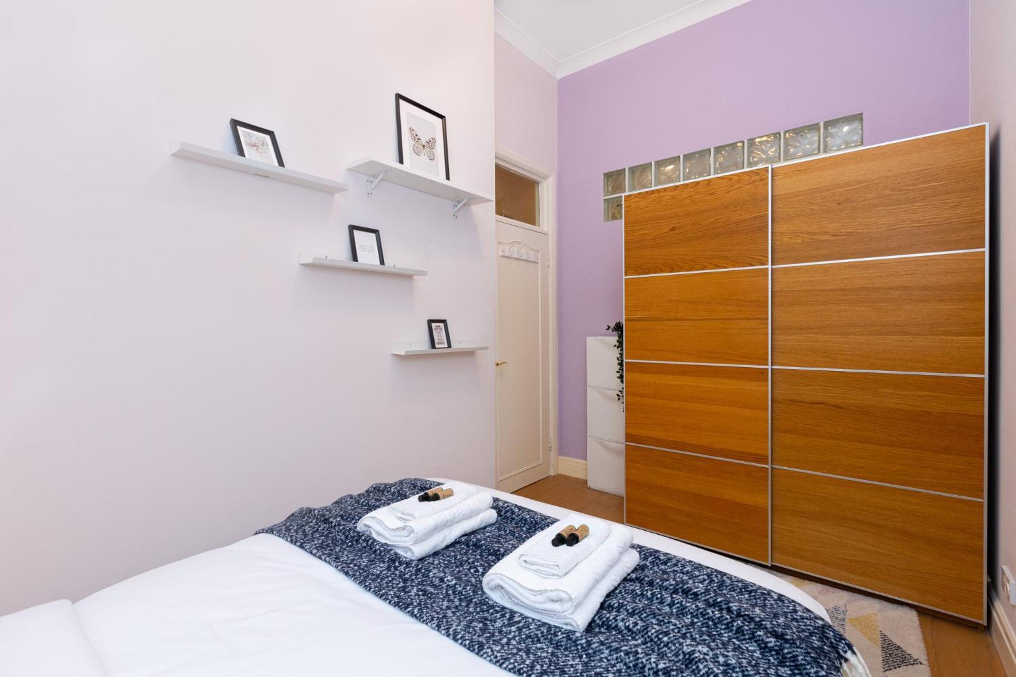 Bright & Charming 2br Flat Wbalcony In Maida Vale Londra